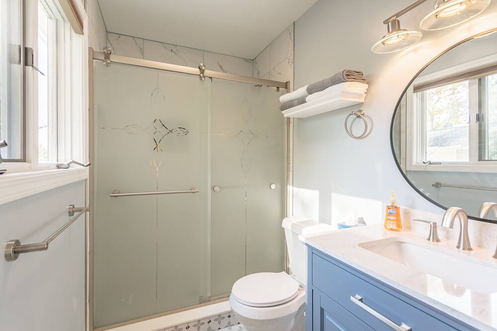 Photo of Bathroom in Holcomb