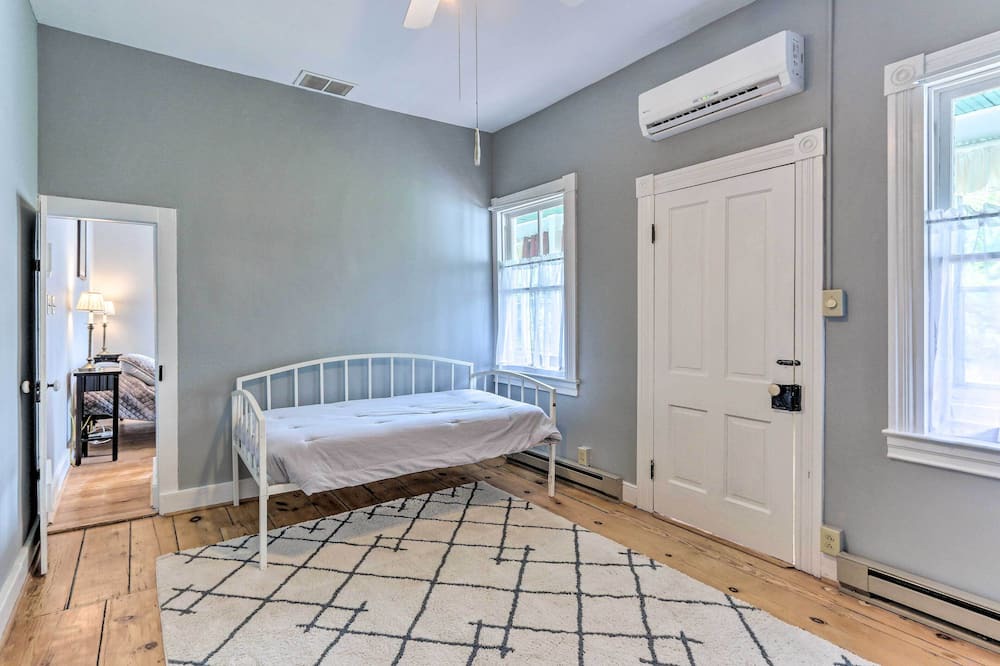 Photo of Bedroom in Shepherdstown