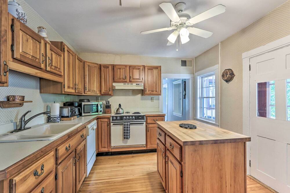 Photo of Kitchen in Shepherdstown
