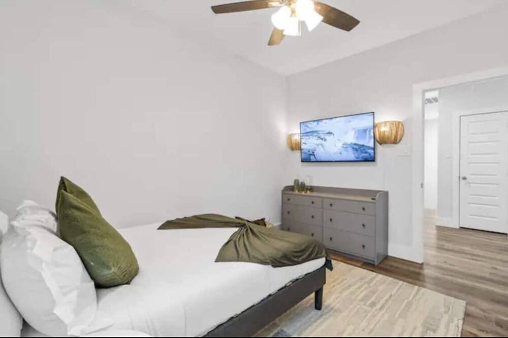 Photo of Bedroom in Hicksville