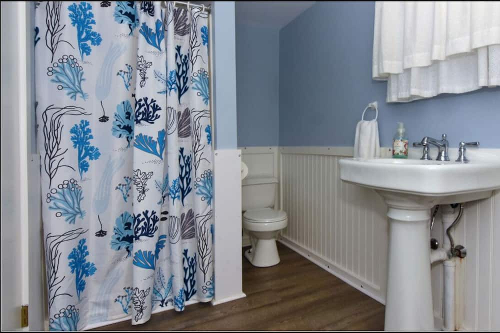 Photo of Bathroom in Great Neck