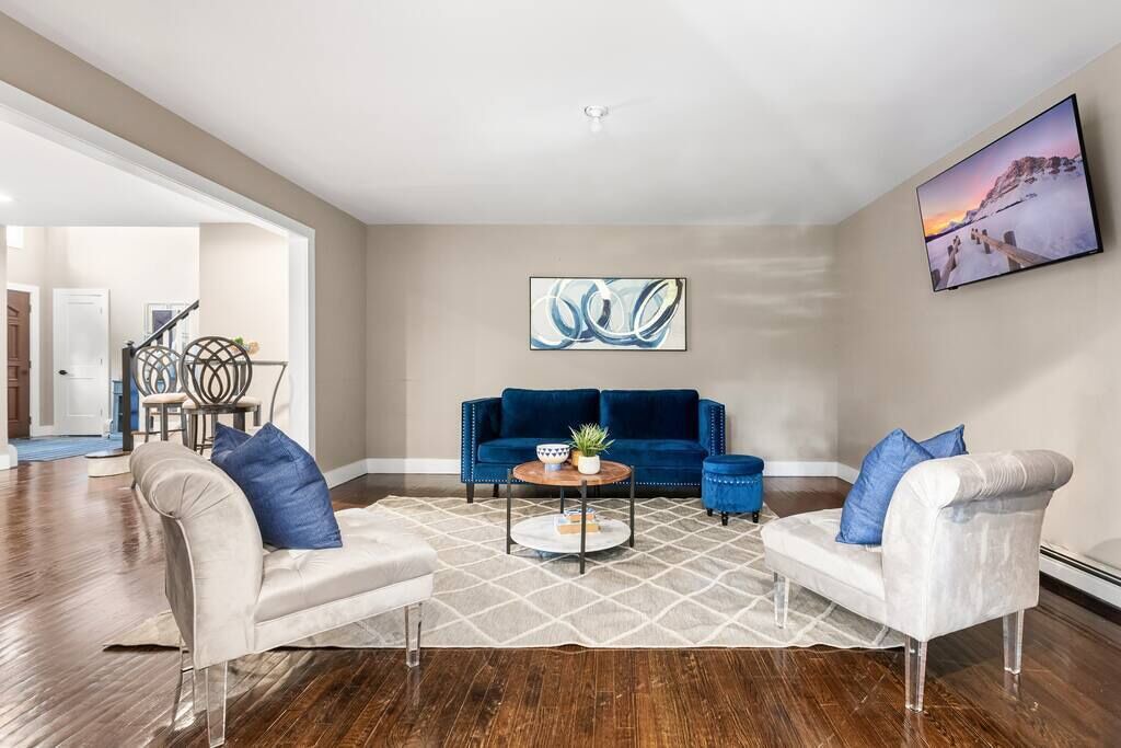 Photo of Livingroom in Monroe