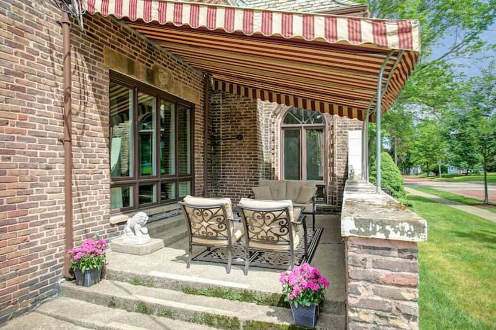 Photo of Patio Balcony in Jamestown