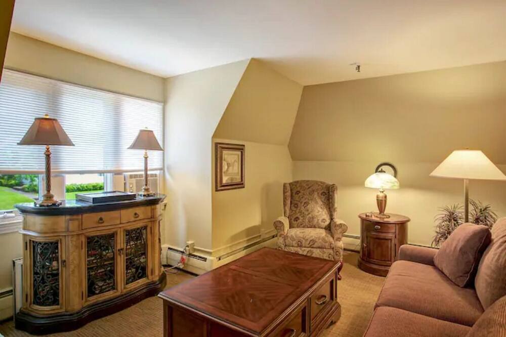 Photo of Livingroom in Jamestown