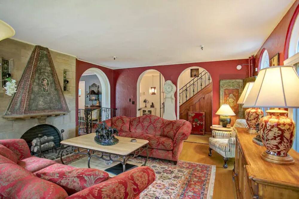 Photo of Livingroom in Jamestown