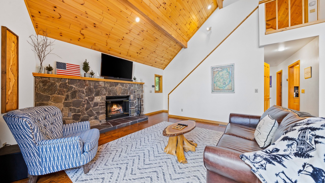 Photo of Livingroom in Adirondack