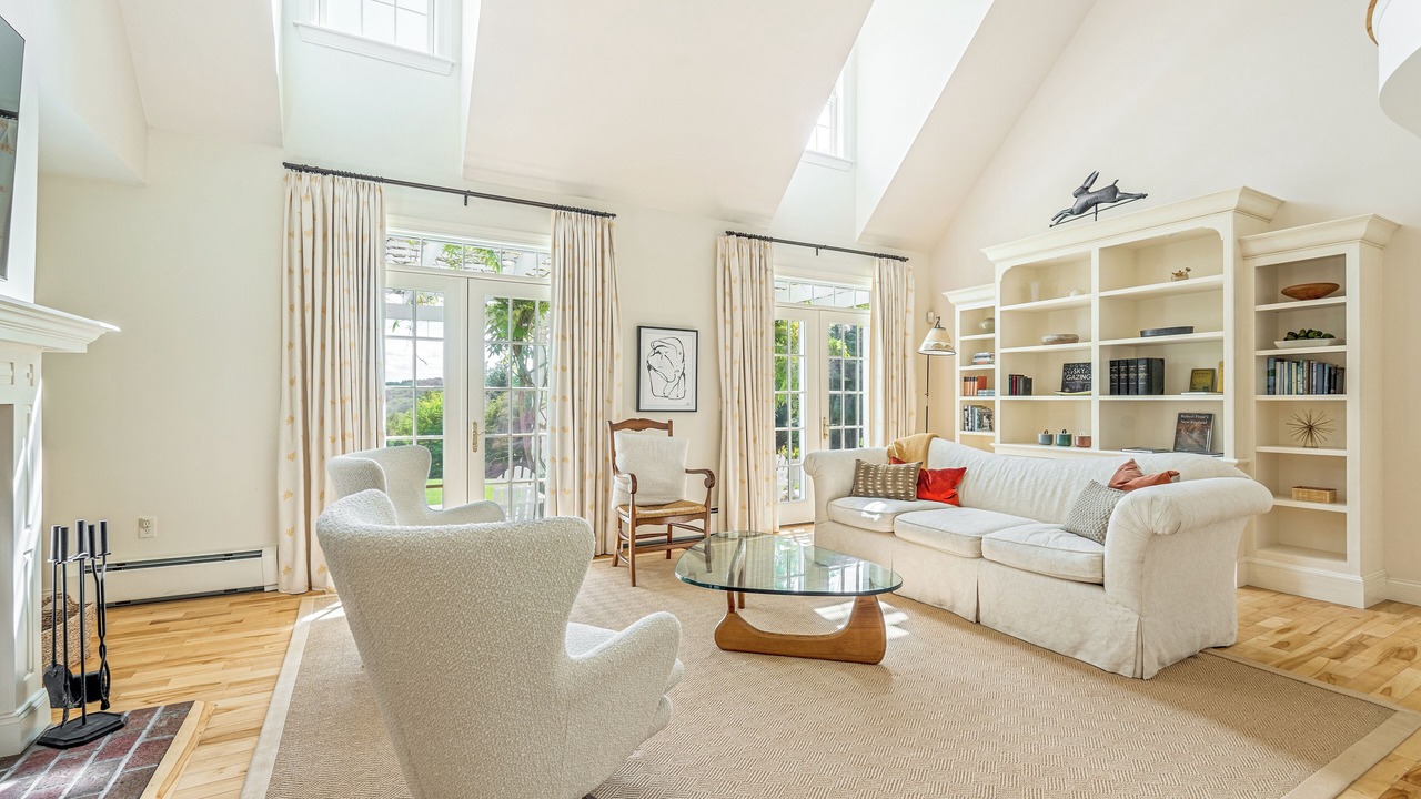 Photo of Livingroom in West Hartford