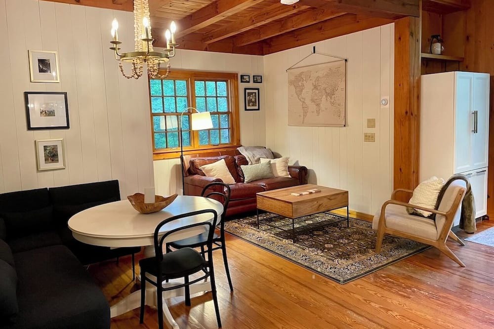 Photo of Livingroom in Middletown Springs