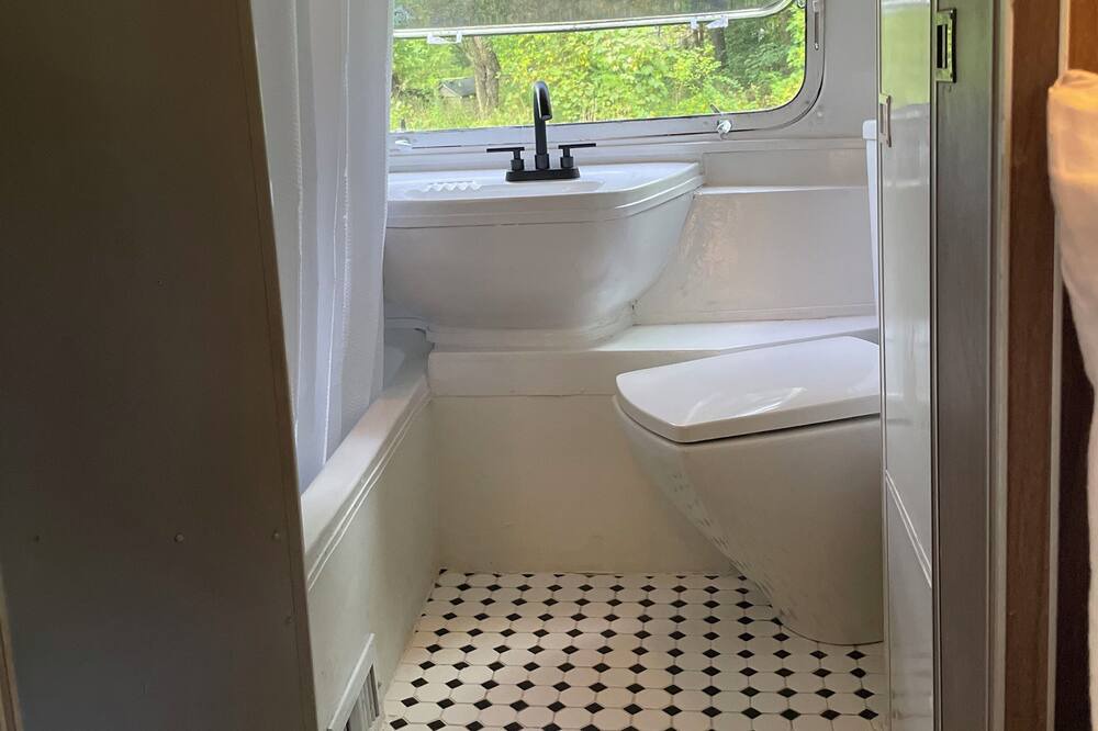 Photo of Bathroom in Hico