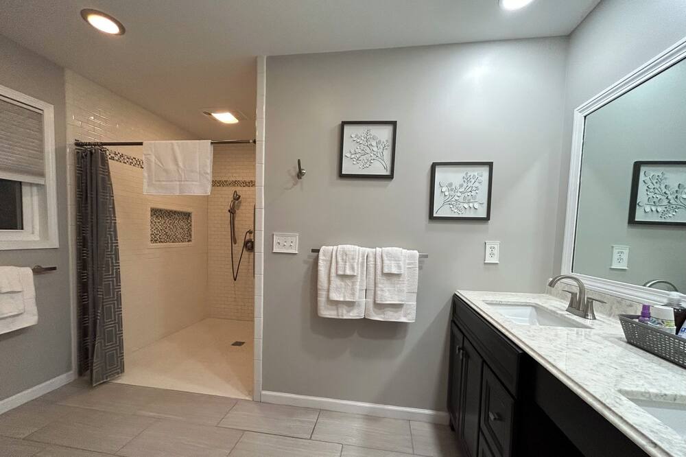 Photo of Bathroom in Warrensburg