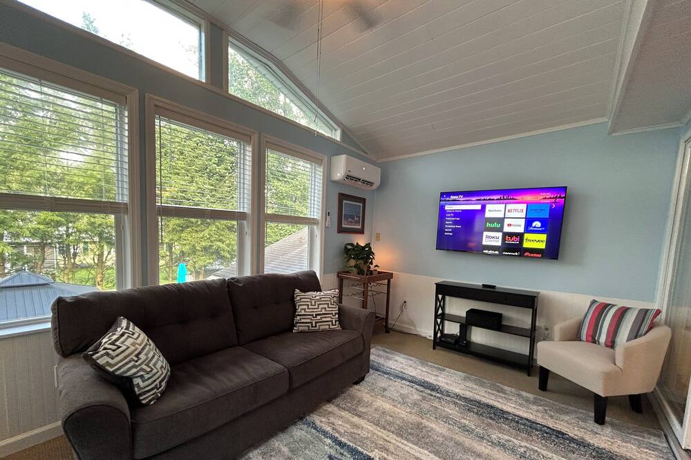 Photo of Bedroom in Warrensburg