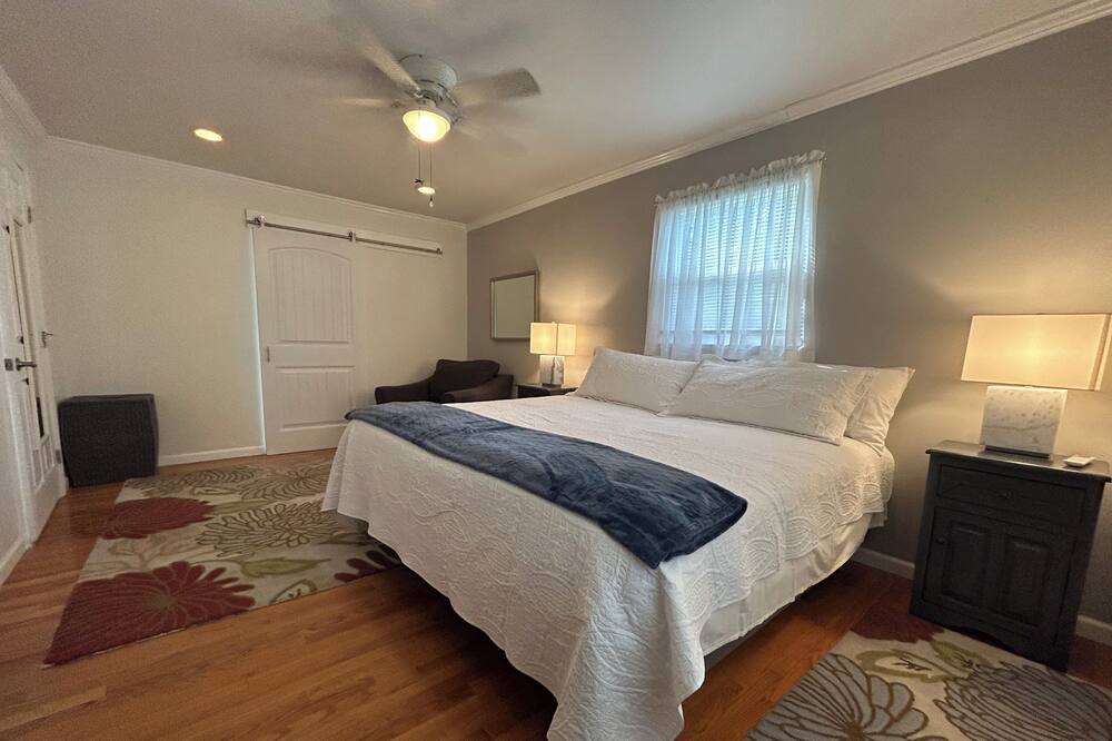 Photo of Bedroom in Warrensburg