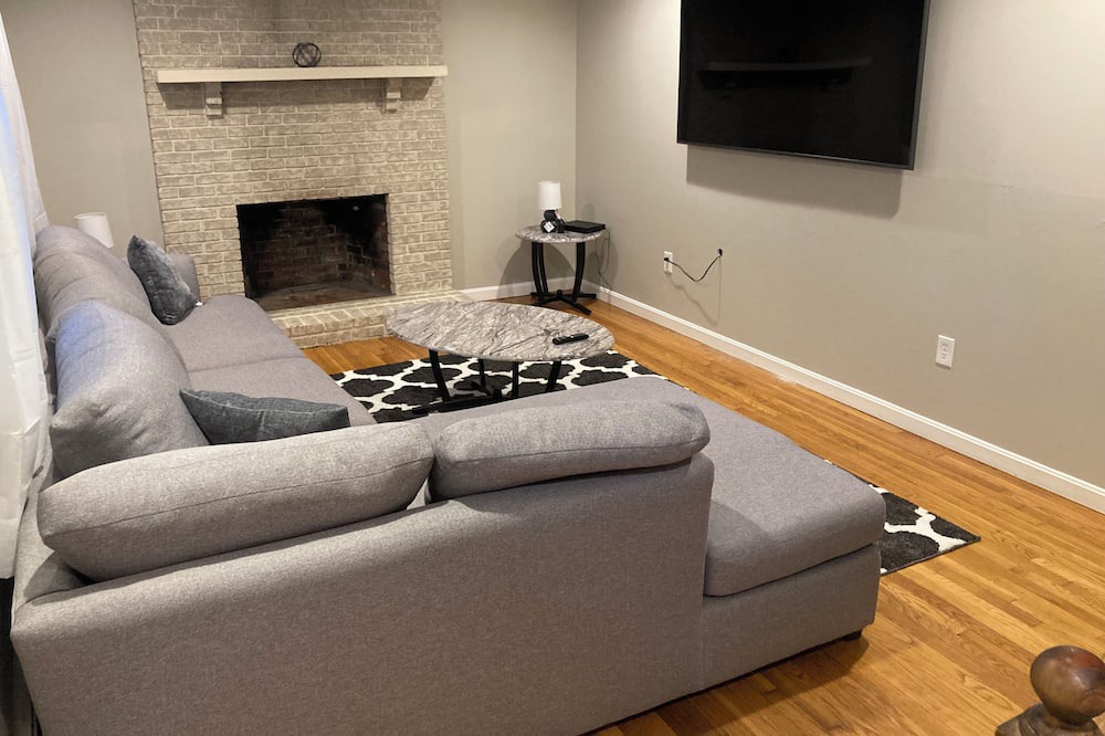 Photo of Livingroom in Litchfield