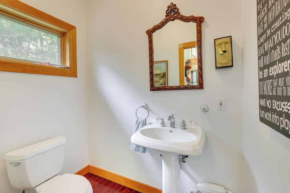 Photo of Bathroom in Monroe