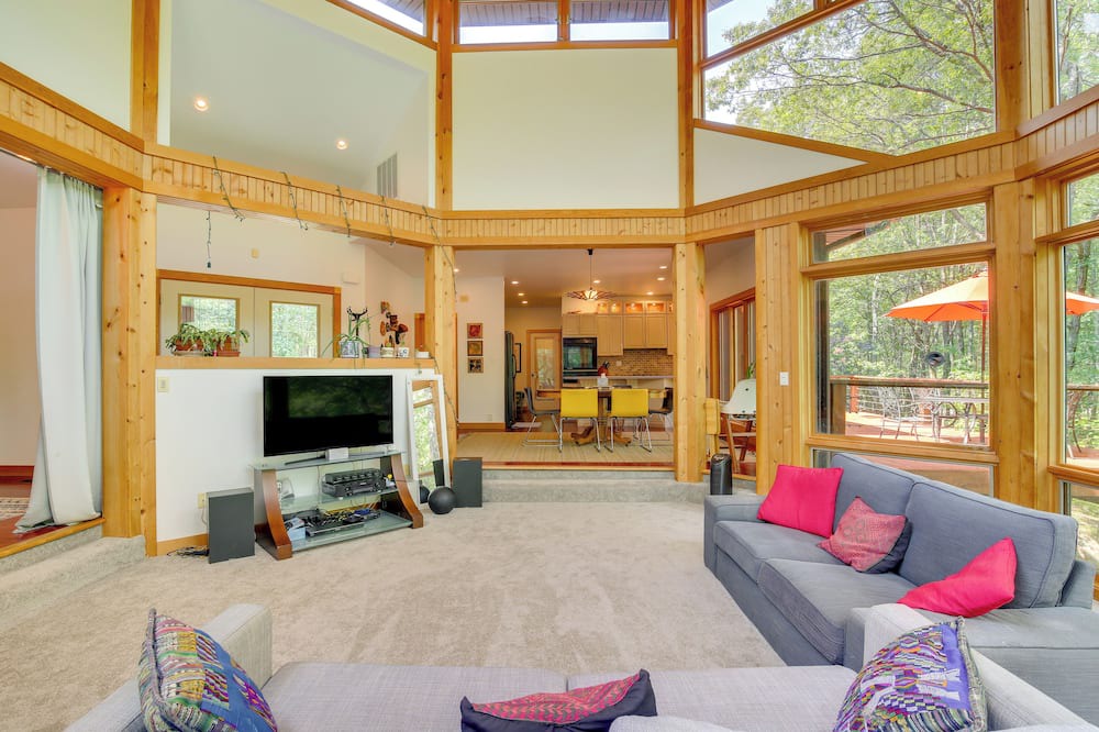 Photo of Livingroom in Monroe