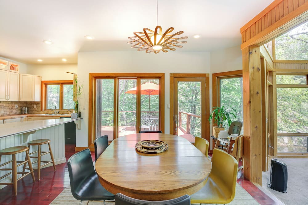 Photo of Bedroom in Monroe