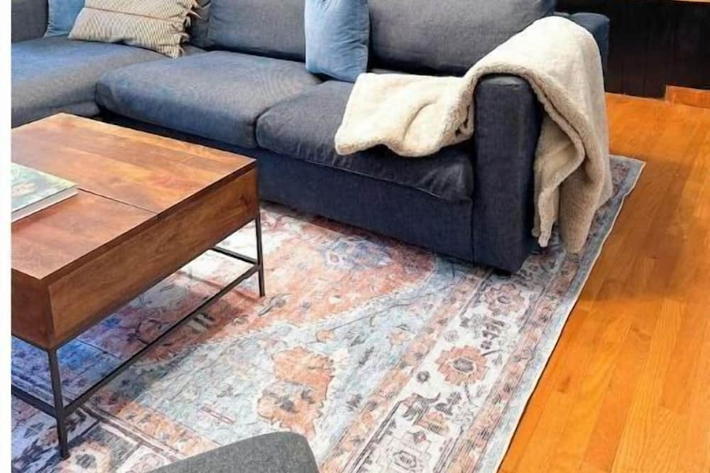 Photo of Livingroom in Lost River