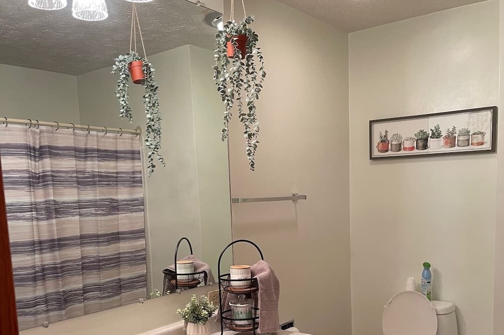 Photo of Bathroom in Ellerslie