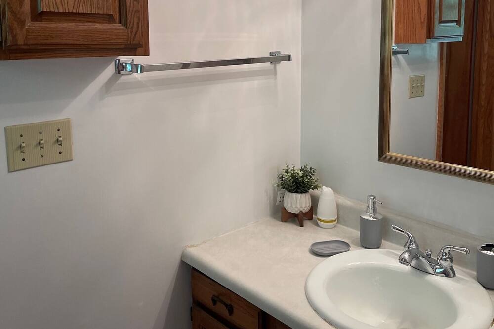 Photo of Bathroom in Ellerslie