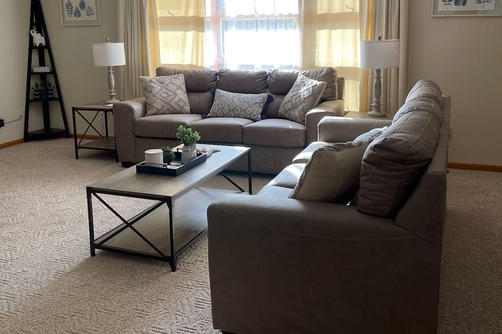Photo of Livingroom in Ellerslie