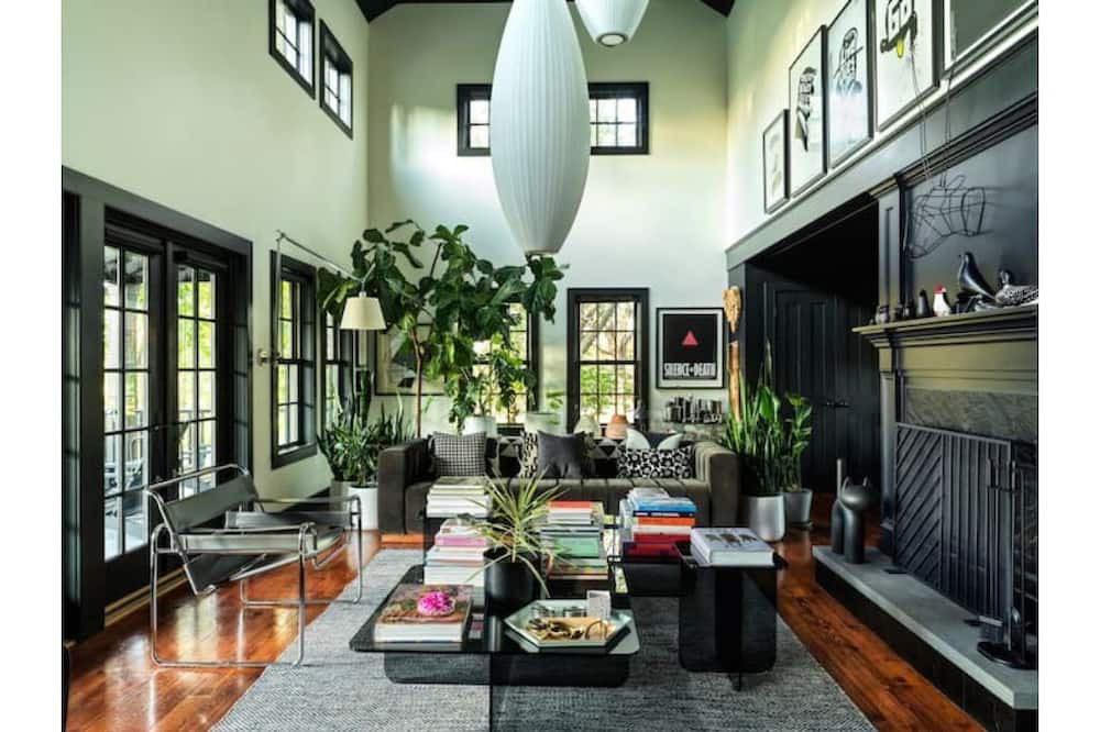 Photo of Livingroom in Stuyvesant
