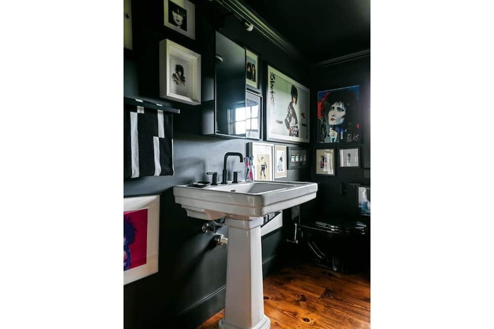 Photo of Bathroom in Stuyvesant