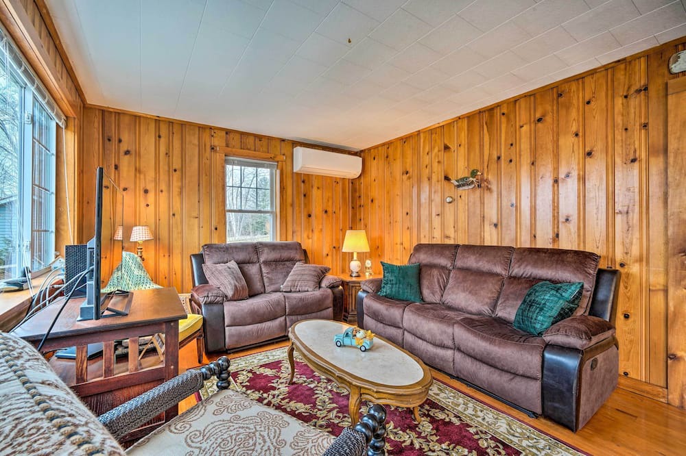 Photo of Livingroom in Poultney