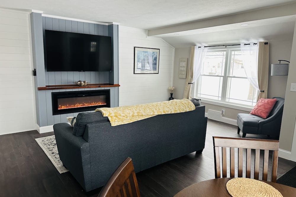 Photo of Livingroom in Sherrill