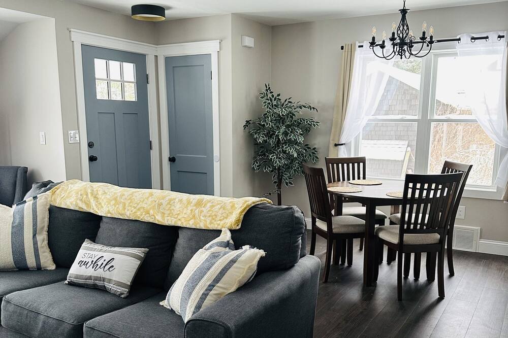 Photo of Livingroom in Sherrill