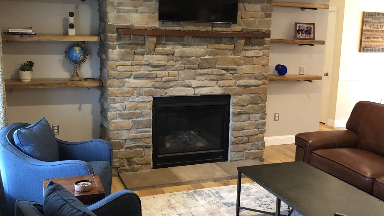 Photo of Livingroom in Saratoga Springs