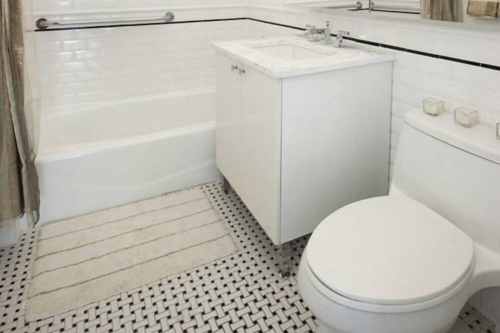 Photo of Bathroom in Manhattan Valley