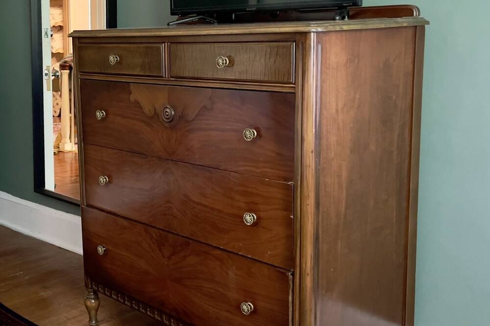 Photo of Bedroom in Williamsville