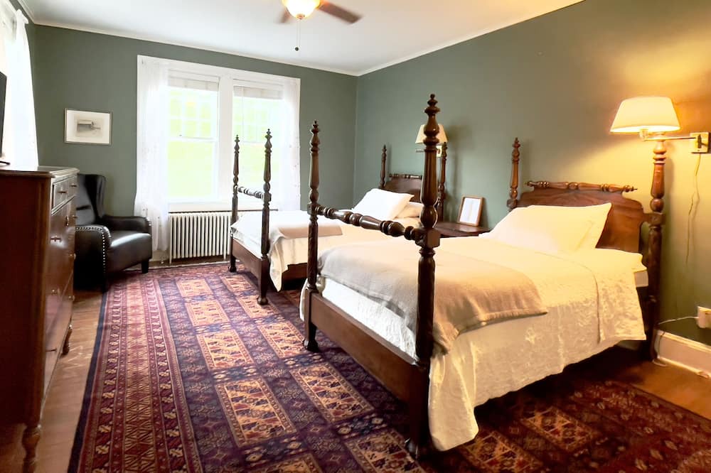 Photo of Bedroom in Williamsville