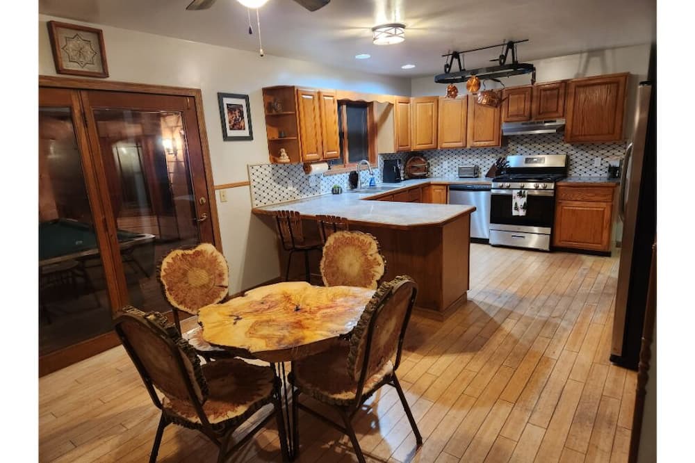 Photo of Kitchen in Town of Ephratah
