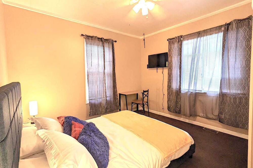 Photo of Bedroom in Charleston