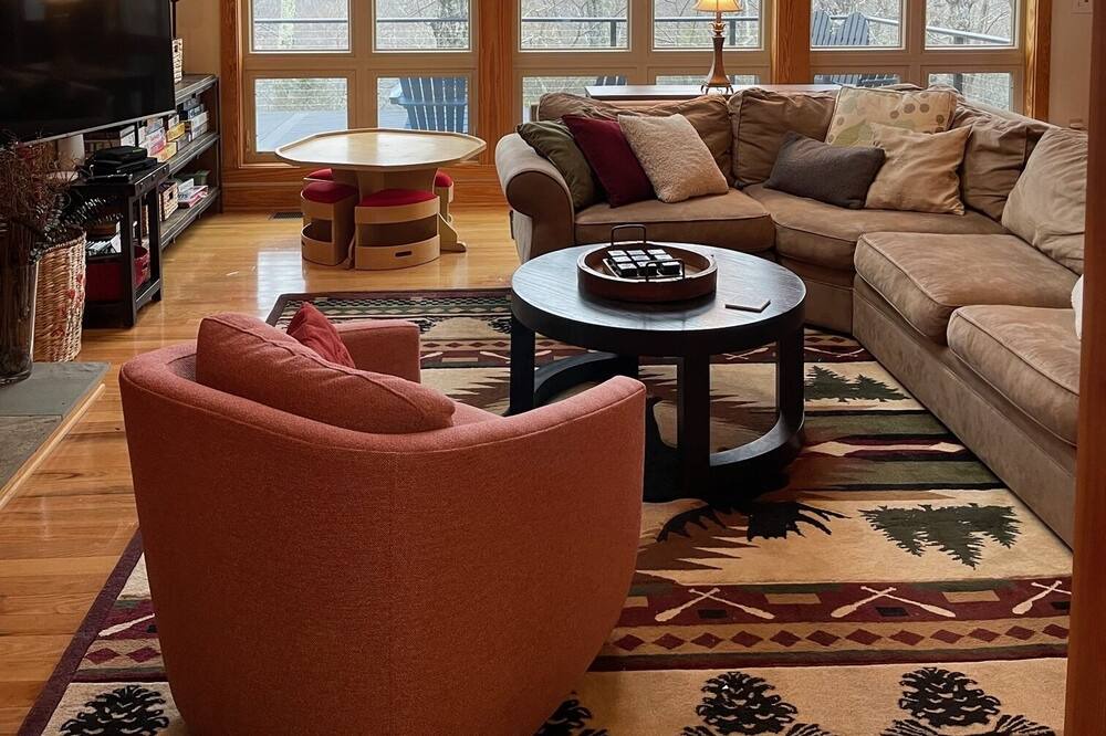 Photo of Bedroom in Wintergreen