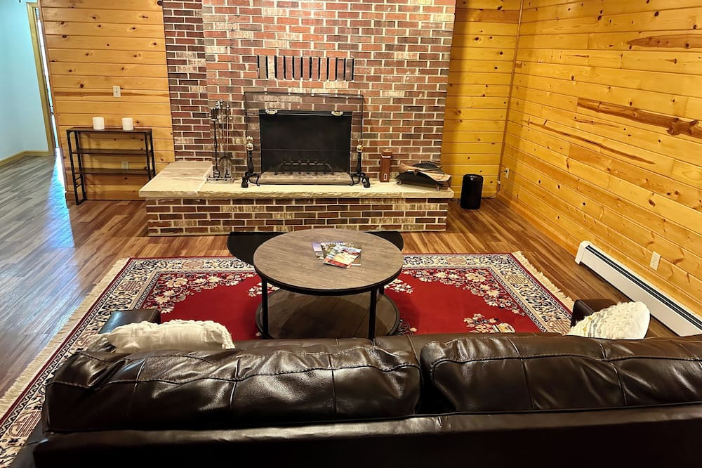 Photo of Livingroom in Accident