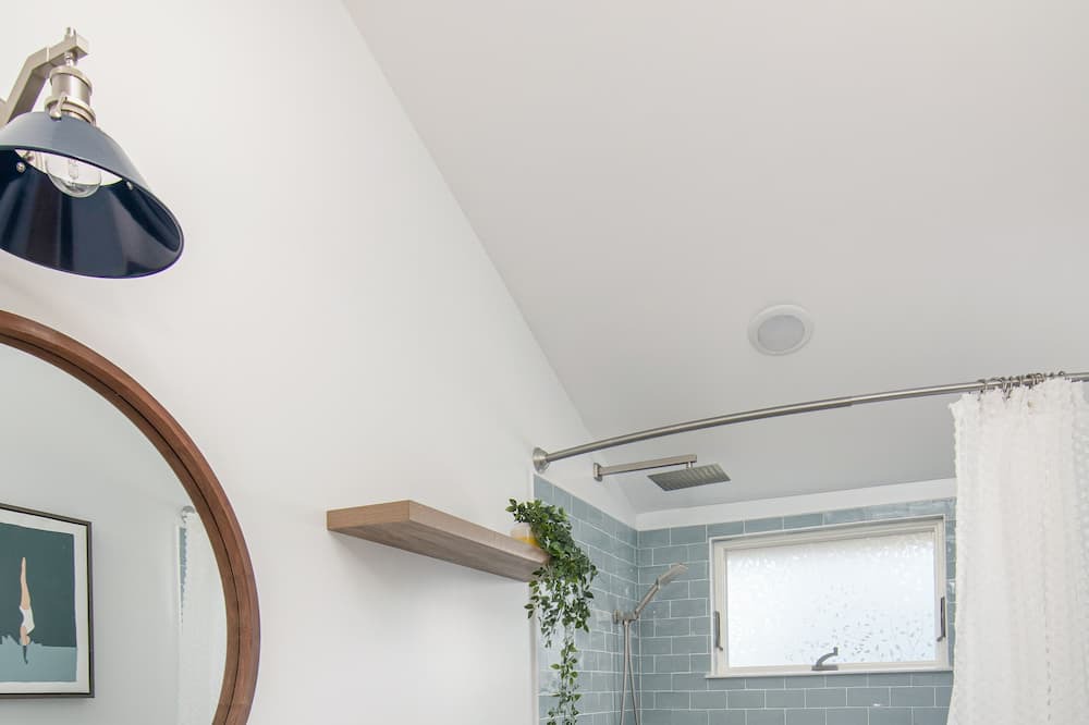 Photo of Bathroom in Malletts Bay