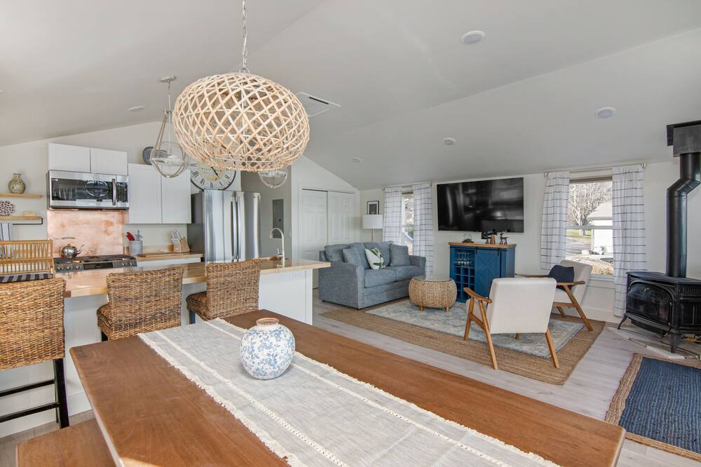 Photo of Livingroom in Malletts Bay