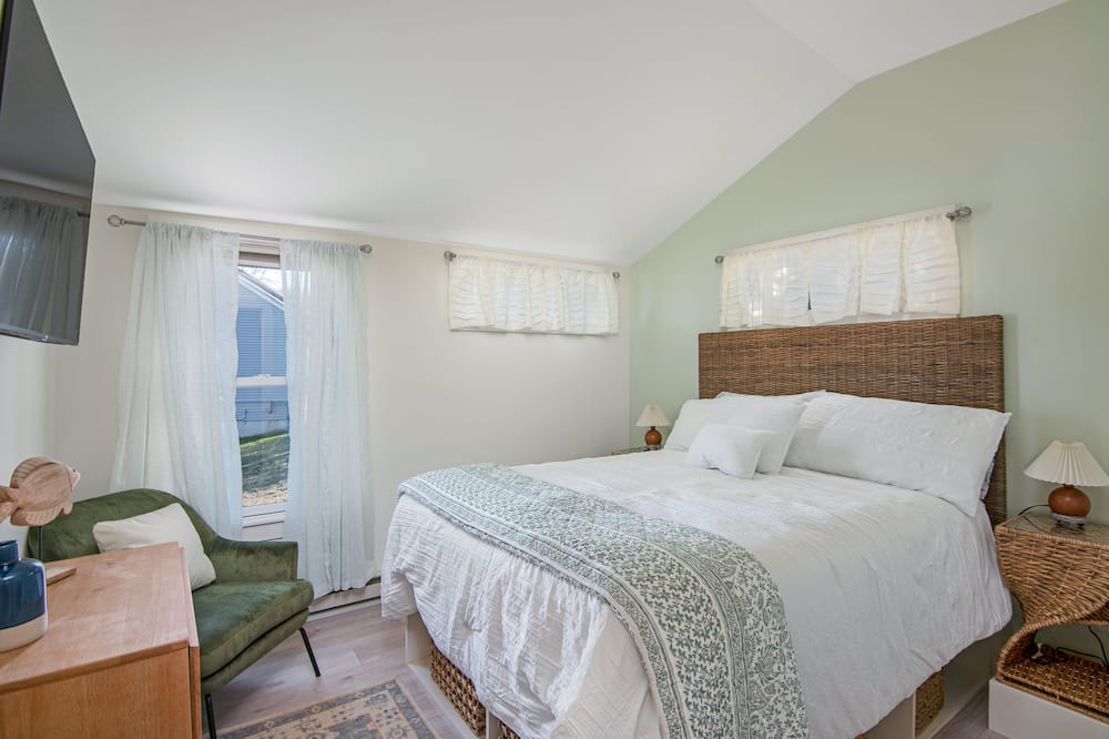 Photo of Bedroom in Malletts Bay