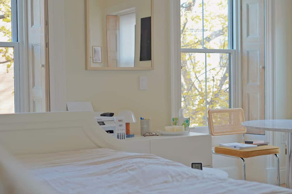 Photo of Bedroom in Thompson Square - Bunker Hill