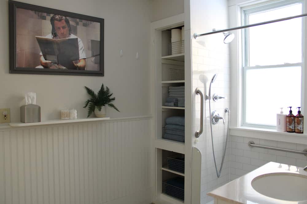 Photo of Bathroom in Bridgewater Corners
