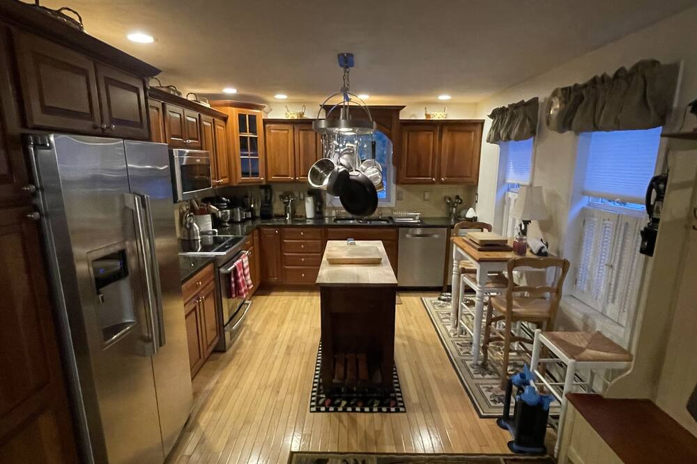 Photo of Kitchen in Center Conway