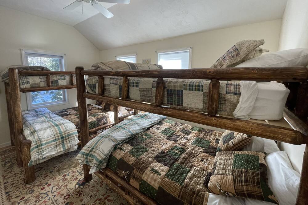 Photo of Bedroom in Center Conway