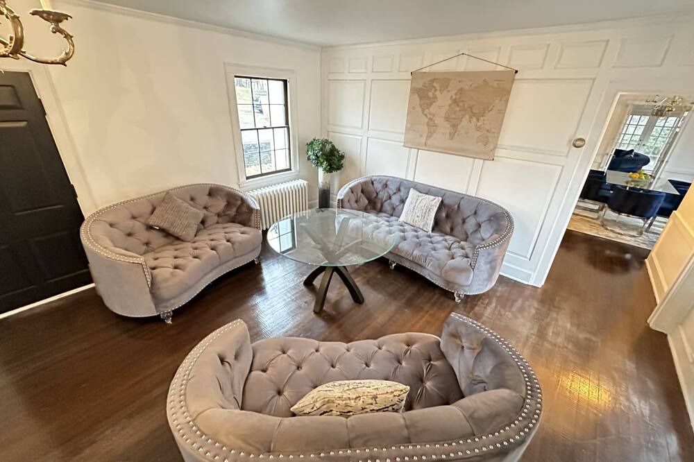 Photo of Livingroom in Albany
