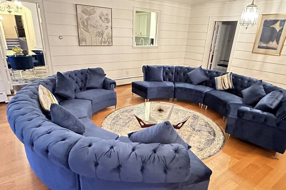 Photo of Livingroom in Albany