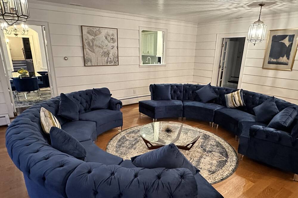 Photo of Livingroom in Albany