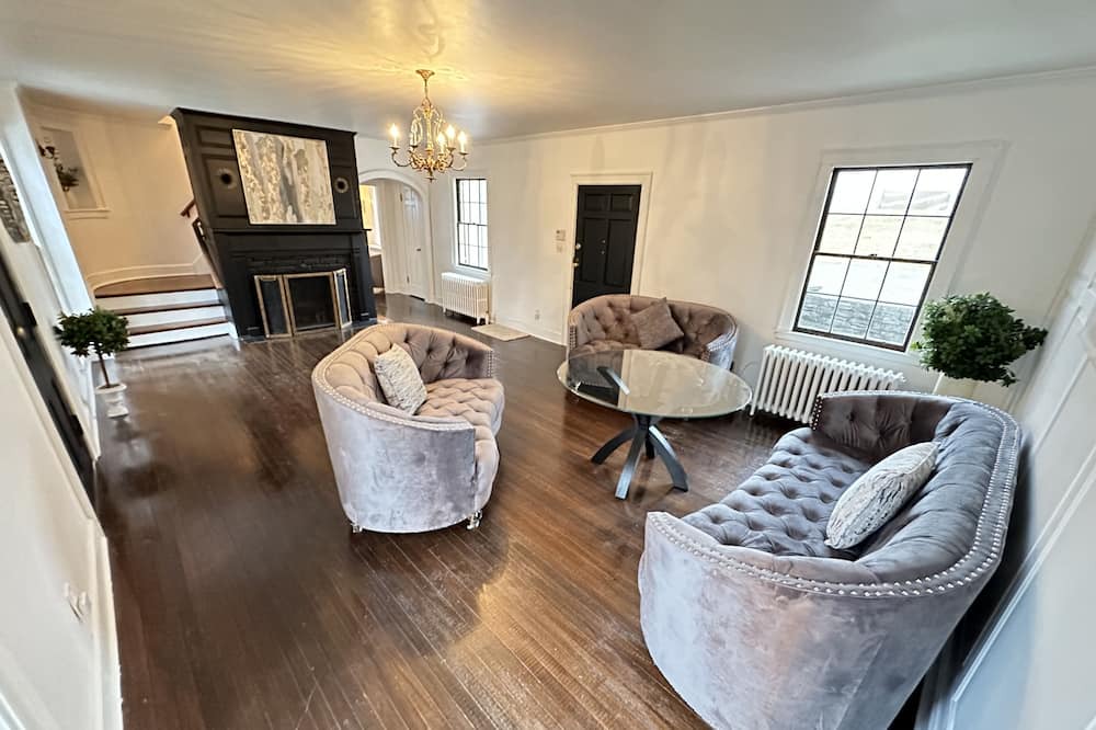 Photo of Livingroom in Albany