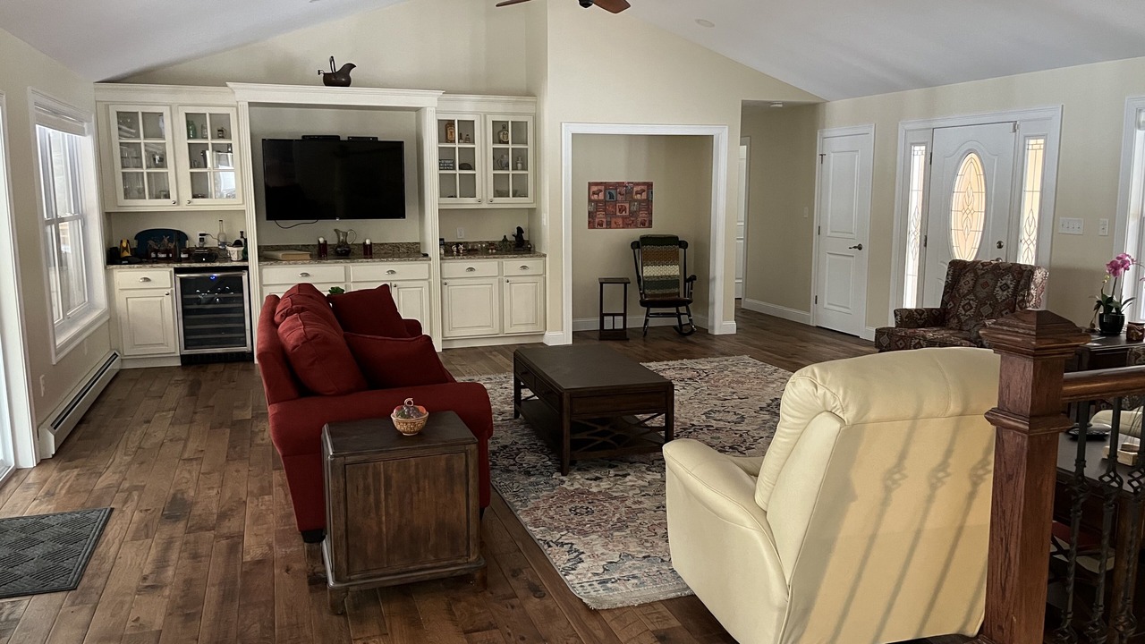 Photo of Livingroom in Lake Arrowhead