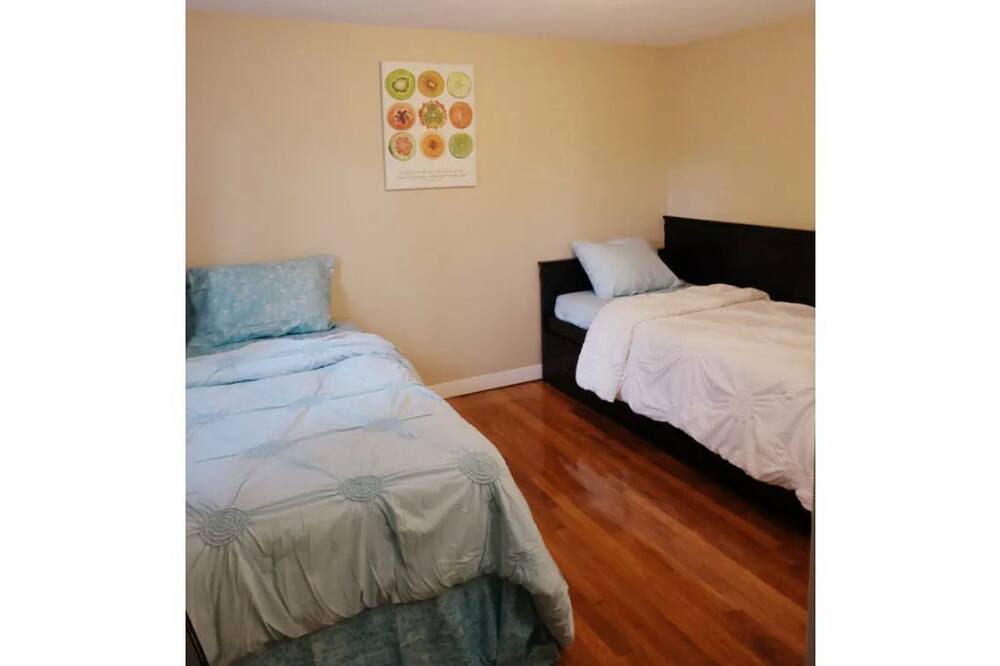 Photo of Bedroom in Salem